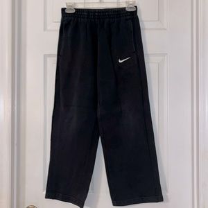 Boy’s Nike Thick Black Sweatpants, Medium